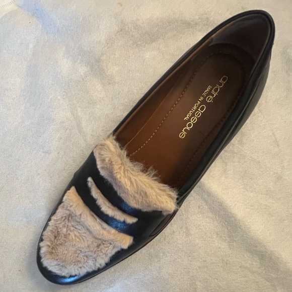 Andre Assous Black Leather “Porsha” Loafer topped with faux fur shearling - Picture 6 of 9